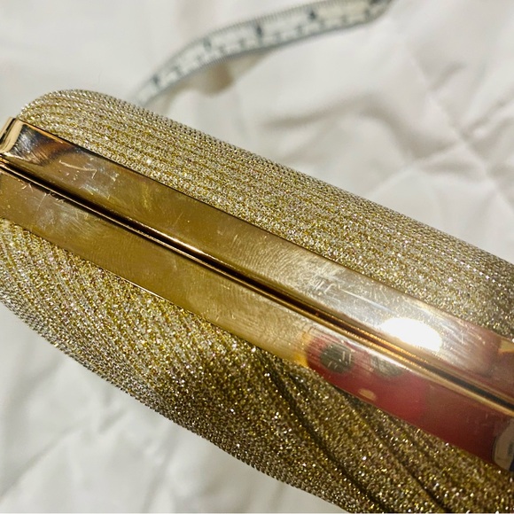 Gold Glitter/Crystal Minaudière Finger Ring Spring Closure Clutch / Shoulder EUC - Picture 13 of 13
